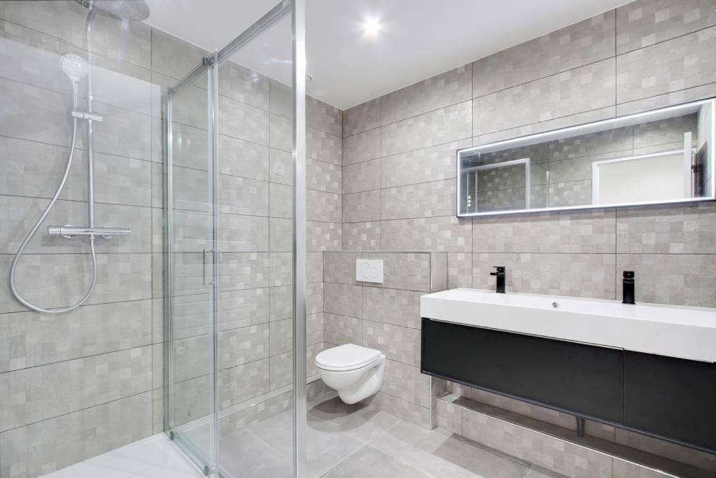 Trocadero/ Eiffel Tower - 3 Bedrooms- All New! Παρίσι Εξωτερικό φωτογραφία